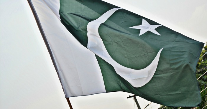 Пакистан заплаши да пусне ядрена бойна глава срещу Израел  ако Бенямин Нетаняху използва ядрени