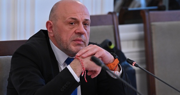 Вицепремиерът Томислав Дончев коментира острите критики на президента Румен Радев