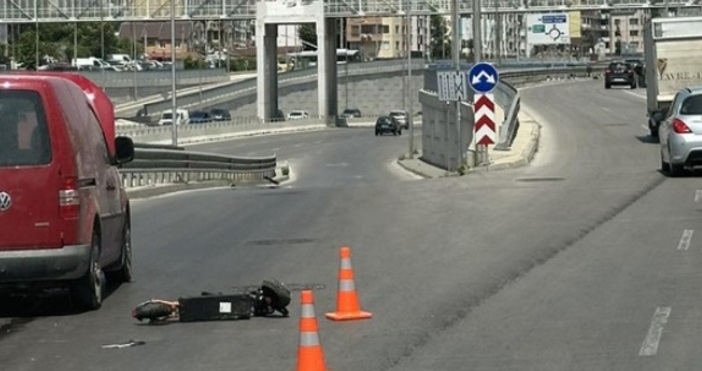 Автомобил блъсна 27 годишен мъж на тротинетка до Автогарата във