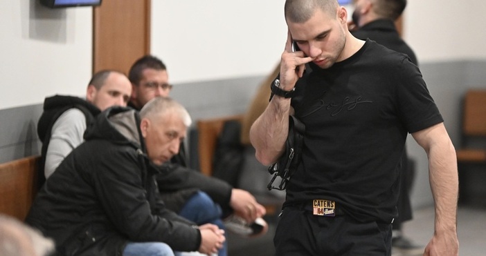 Полицията в цялата страна все още издирва Васил Михайлов от