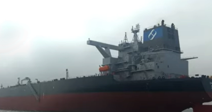 Корабът FRONT EAGLE се е сблъскал 15 минути след полунощ