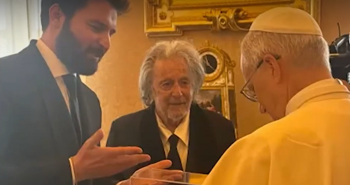 Ал Пачино се срещна с папа Лъв XIV като това