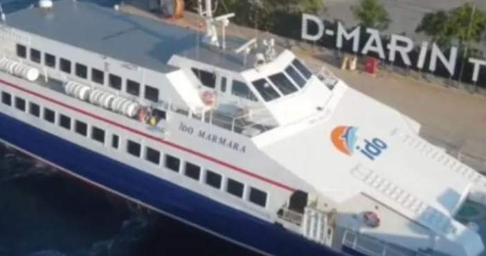 Въпреки усилията рекламата и многократното афиширане от община Бургас фериботната връзка