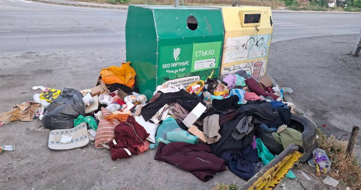 Снимки Община ВарнаГражданин получи Акт за установяване на административно нарушение