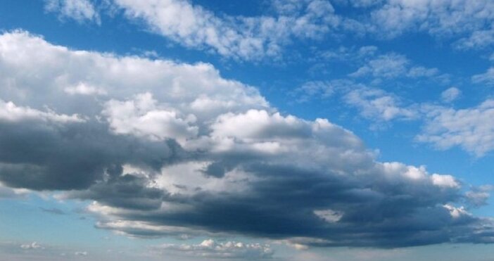 През нощта над почти цялата страна ще е предимно ясно