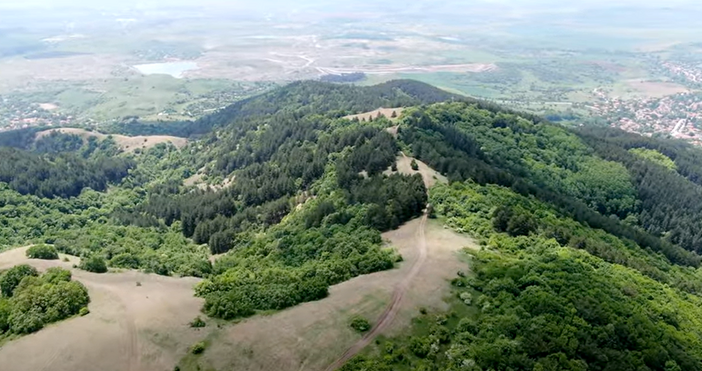 Полицията в Перник и спасители от Аварийно спасителния отряд издирват мъж