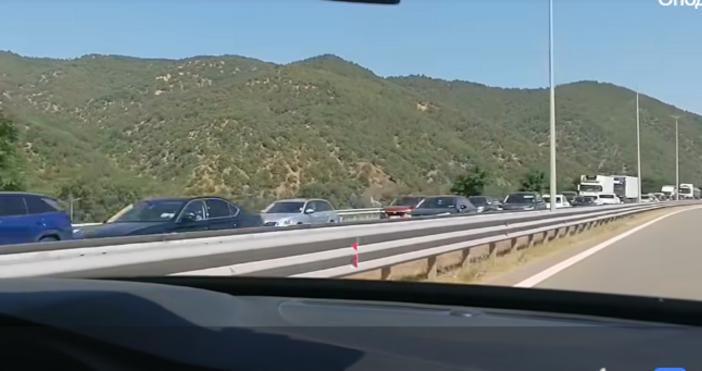 Изключително натоварен трафик по магистрала Струма и главен път Е 79