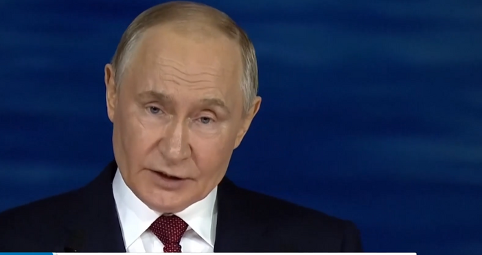 Президентът на Русия Владимир Путин отговори на въпроси на чуждестранни журналисти за