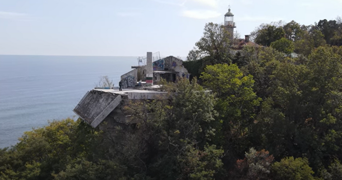 Кадри YoutubeВ подножието на нос Галата където цари драматична тишина