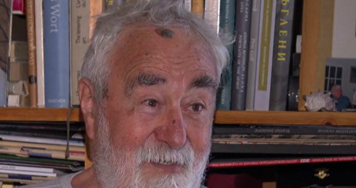 Неговите произведения се разпространяват в 611 милиона 61 хиляди и