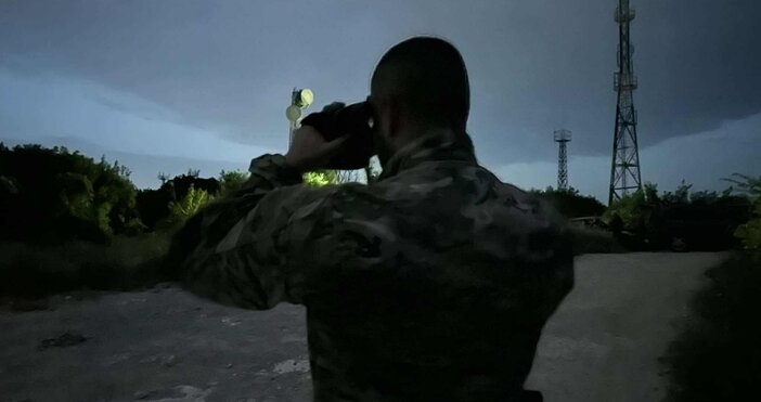 Повече от 48 часа след като туристи забелязаха голямо хищно