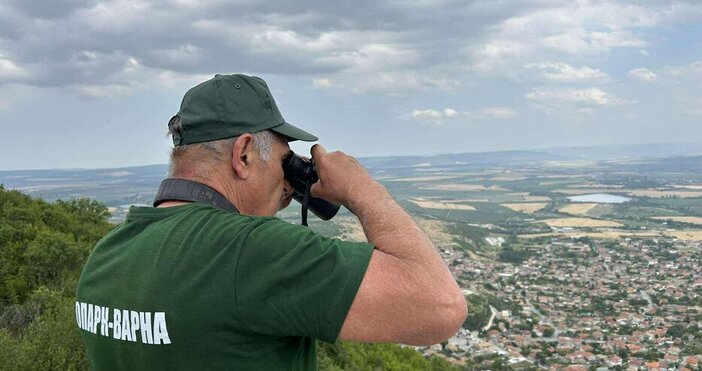Въведената забрана за достъп по пешеходните и асфалтови зони на