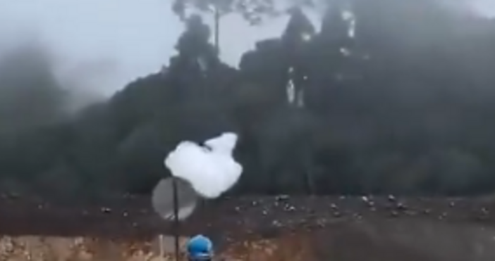 В социалните мрежи стана вирусно видео от Индонезия приличащо на сцена