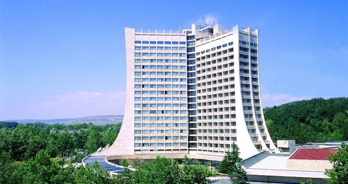 Дългоочакваният ремонт на хотел Добруджа в курортен комплекс Албена се