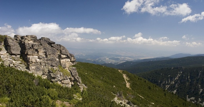 Полицаи и пожарникари са намерили млада туристка в Рила, издирвана