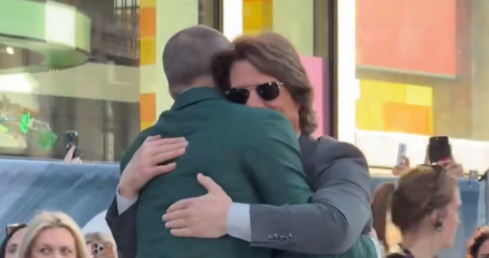 Двамата актьори които участваха в  Интервю с вампир  през 1994 г се