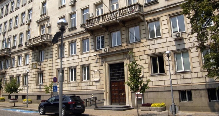 Служители на Антикорупционната комисия влязоха тази сутрин в кабинета на