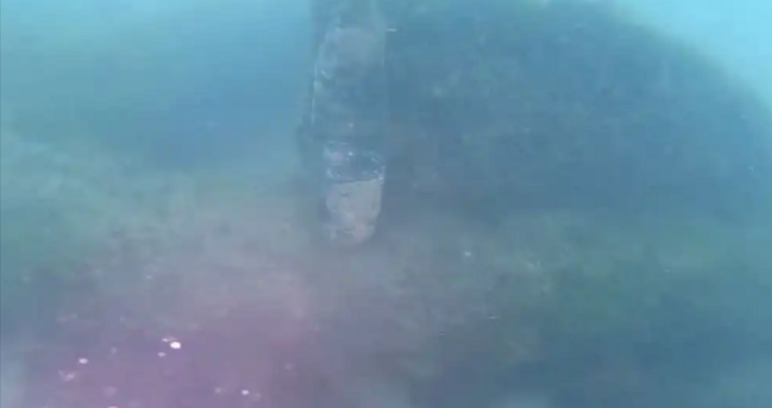 Екип от водолази се натъкна на внушителен артефакт в акваторията