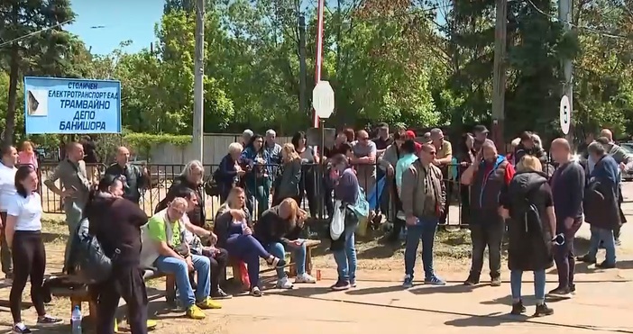 Работещите в наземния градски транспорт в София готвят нов протест в четвъртък Акцията е