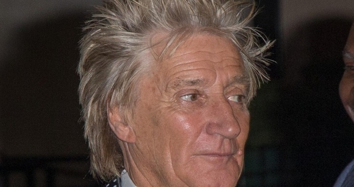 На 80 годишна възраст рок легендата сър Род Стюарт демонстрира че