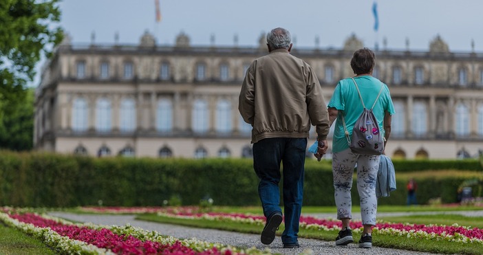 Свършват парите за изплащане на пенсии показват данни изнесени по