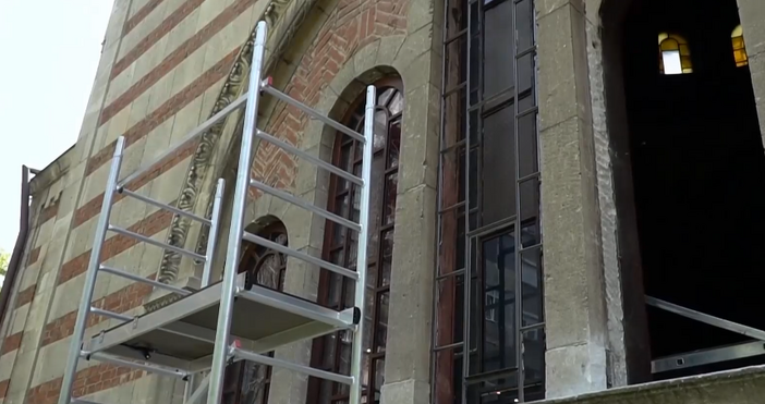 Храмът Успение Богородично в Русе построен преди 91 години се