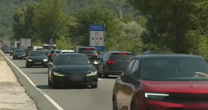 Ад за всички които карат автомобили в момента в Кресненското