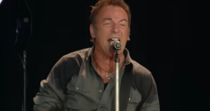 Трима души пострадаха по време на концерт на Брус Спрингстийн