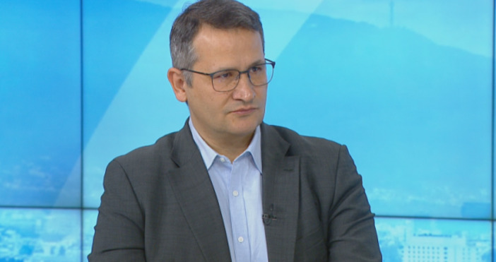 Бивш депутат атакува службите Повод за това му даде скандала