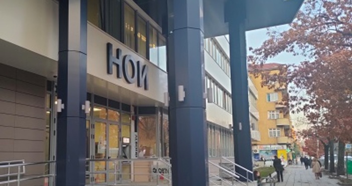 Въвеждането на еврото не изисква преподписване на трудовите договори поясни