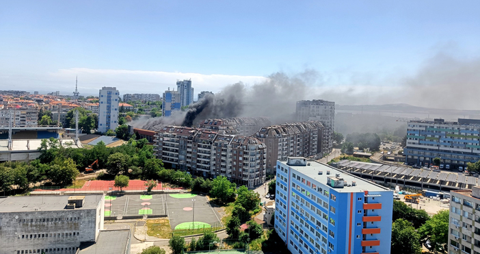 Пожар е горял в спортната зала до бургаския стадион Нефтохимик