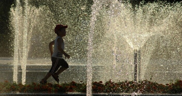 През нощта над почти цялата страна ще е предимно ясно