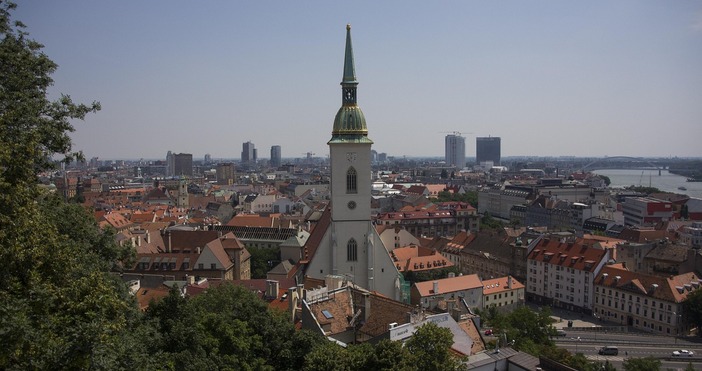 Румънският премиер Илие Боложан обяви първите мерки които да овладеят икономиката