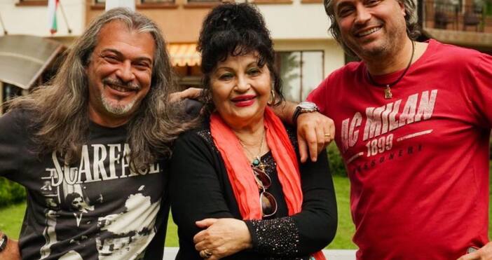 Братя Халваджиян честитиха публично рождения ден на майка си в