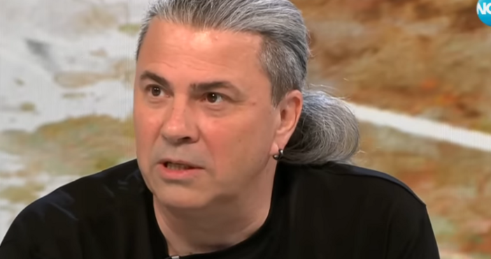 Фронтменът на рок бандата Б Т Р Атанас Пенев познат на публиката