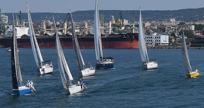С оспорвани гонки, достойна конкуренция и приятелска атмосфера завърши 49-ото