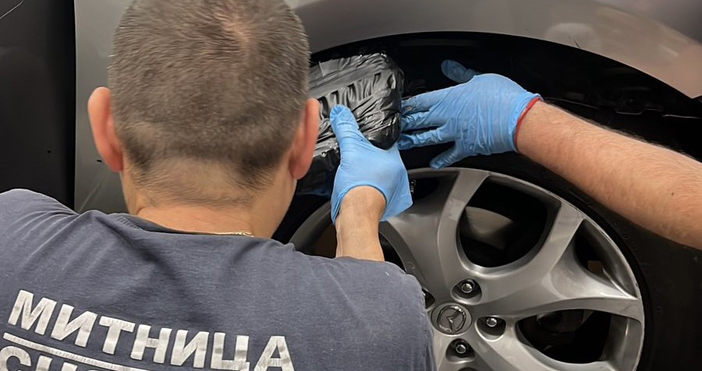 Близо 30 кг марихуана откриха служителите на Митнически пункт Капитан