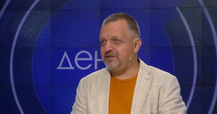 Работата на контраразузнаването и разузнаването е да осъществяват прониквания Това