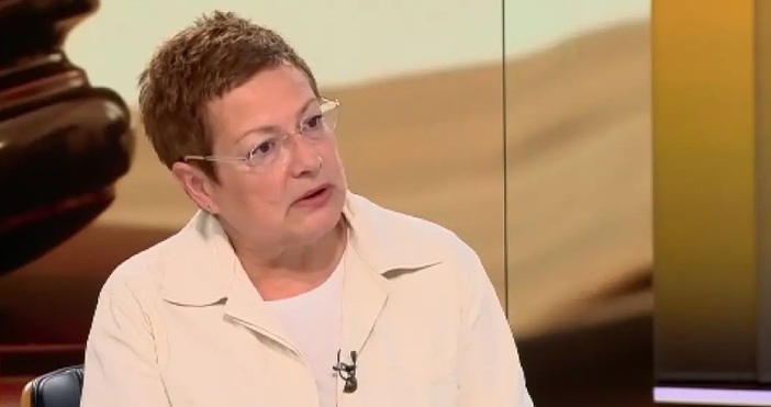 България е в ситуацията на една съвършено черна комедия с