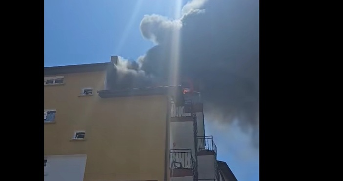 стоп кадър Фейсбук Иван ГайковГолям пожар избухна днес в Приморско