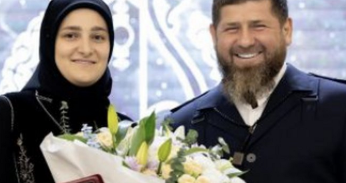 На път ли е 17 годишният Адам Кадиров да наследи своя