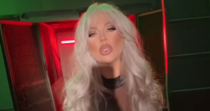 Фолкдивата Андреа шашна окончателно феновете си с начина по който