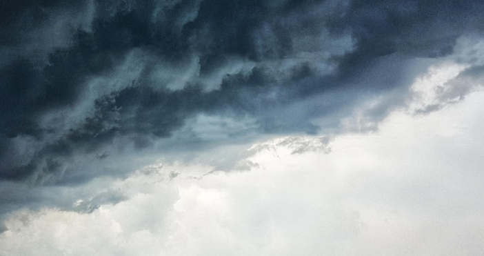 Обилни валежи в четвъртък и петък особено за Северна и