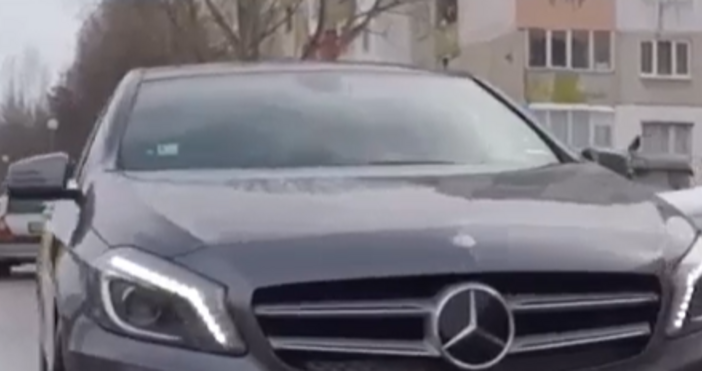 Mercedes реорганизира производството на и два популярни модела ще напуснат