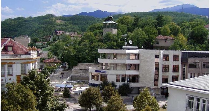 Лидерът на Продължаваме промяната в Дупница Николай Маринов подаде оставка