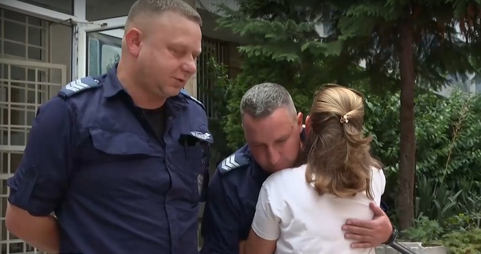 2 годишно дете беше спасено от полицейски екип след като погълнало