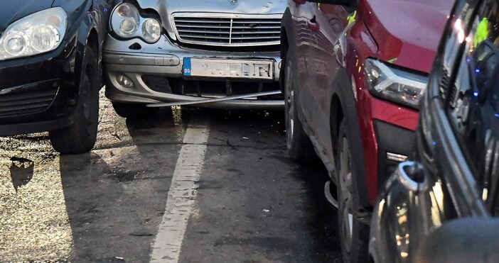 архивВерижна катастрофа затруднява движението по автомагистрала Тракия в района между