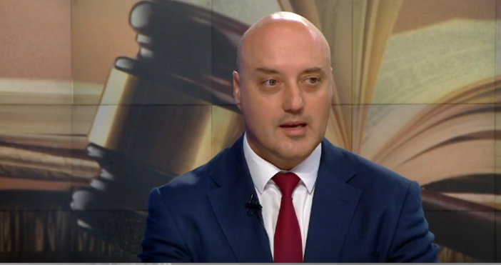 Антикорупционната комисия действа избирателно  Това заяви бившият правосъден министър и депутат от ПП ДБ Атанас