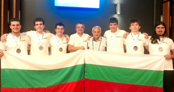 Български ученици спечелиха 6 медала на 66 ата Международна олимпиада по