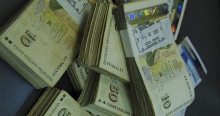 Българите продължават да залагат на депозитите над 92 3 млрд